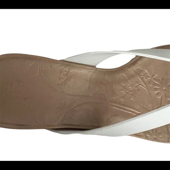 Sz 7Timberland Flirtatious Thong Womens Sandal White Rubber Beach Comfort 90386 - Picture 10 of 11